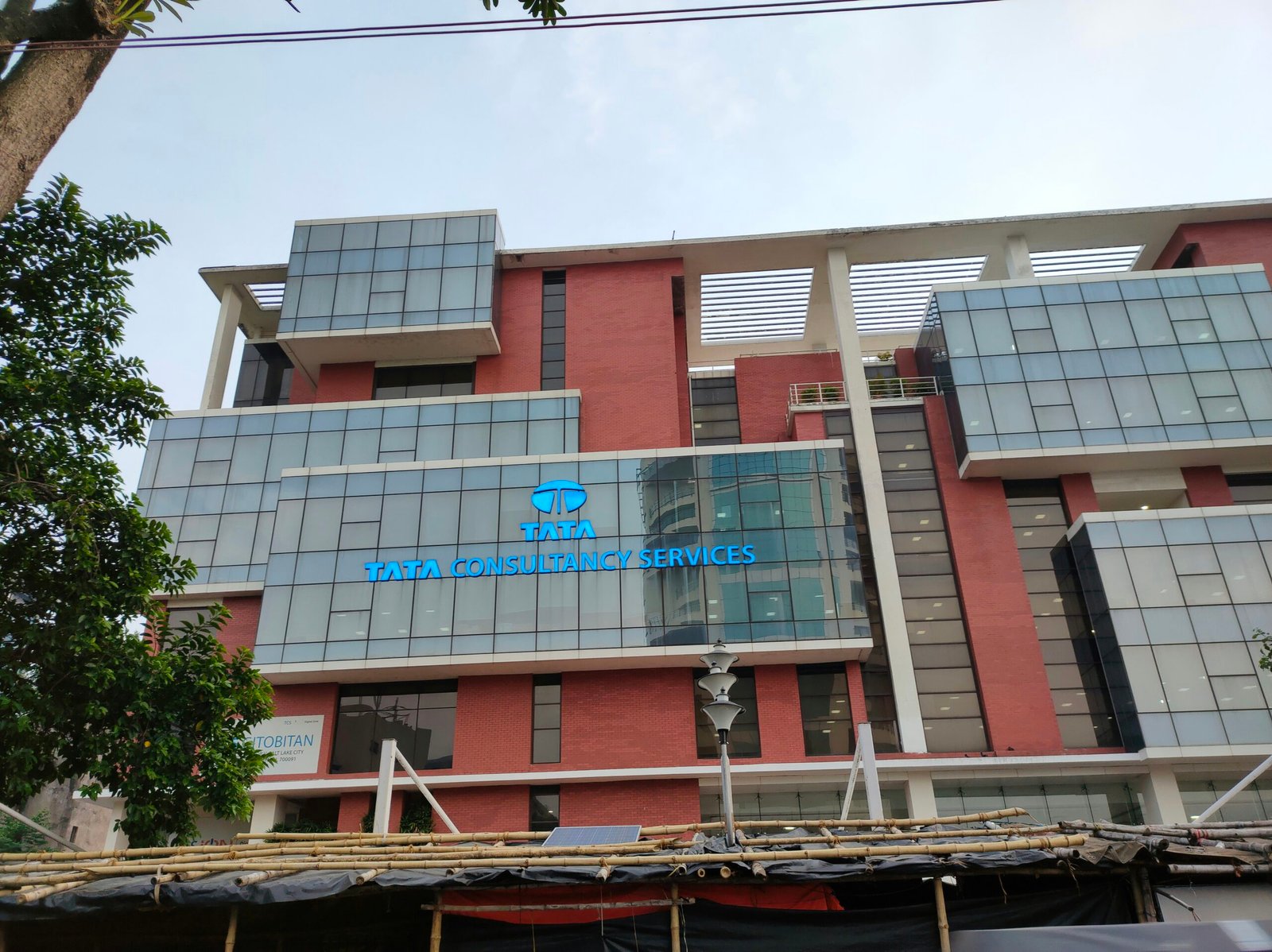 Decoding the Infosys ADR Freak Trade: Understanding the 50% Surge to $30 and Trading Halt